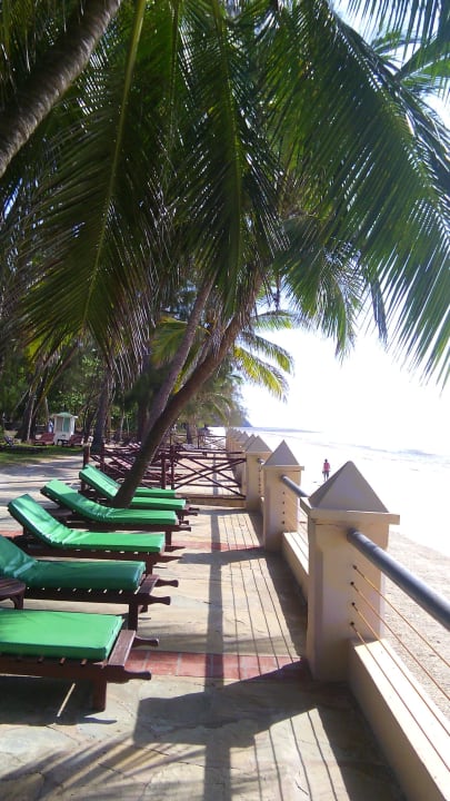 Liegen mit Auflagen Neptune Beach Resort