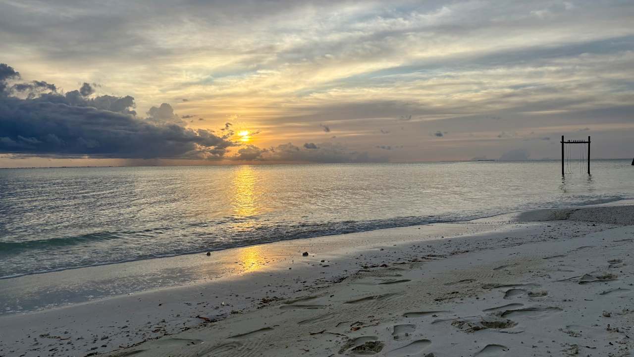 Strand Canareef Resort Maldives