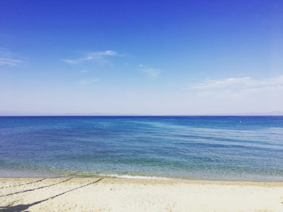 Strand Royal Hotel and Suites