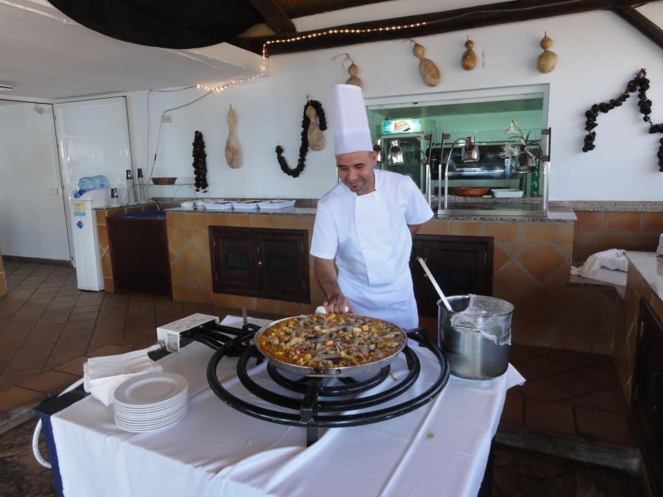 Mittags-Paella in der Poolbar SBH Hotel Royal Monica
