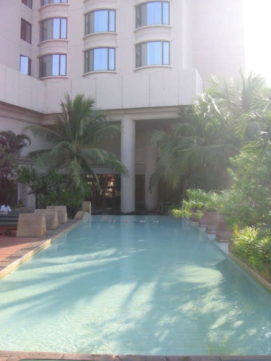 Pool Hotel Century Park