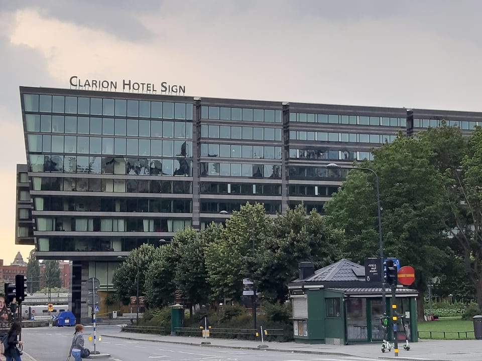 Außenansicht Clarion Hotel Sign