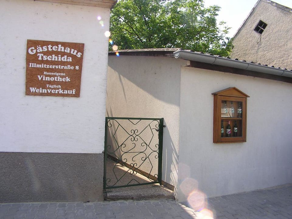 Hintereingang Weingut und Gästehaus Markus Tschida