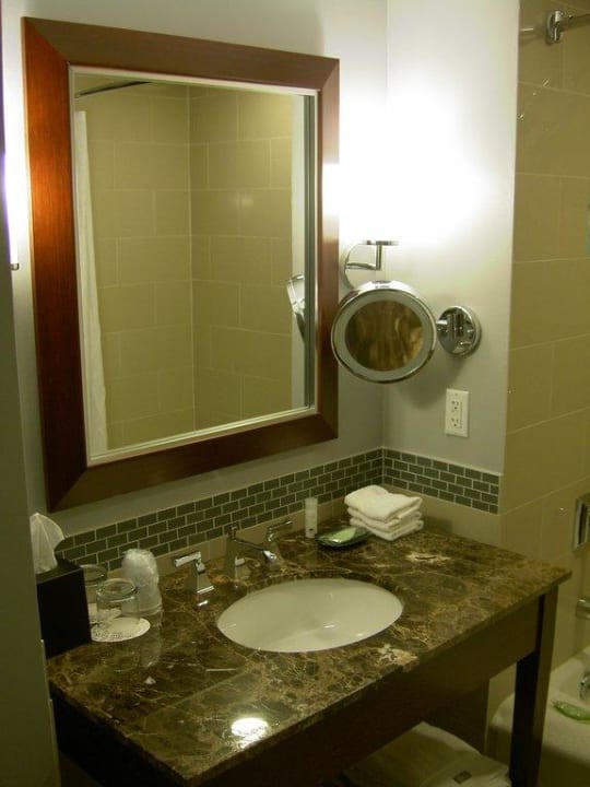 Blick ins Badezimmer Hotel The Westin Jersey City Newport
