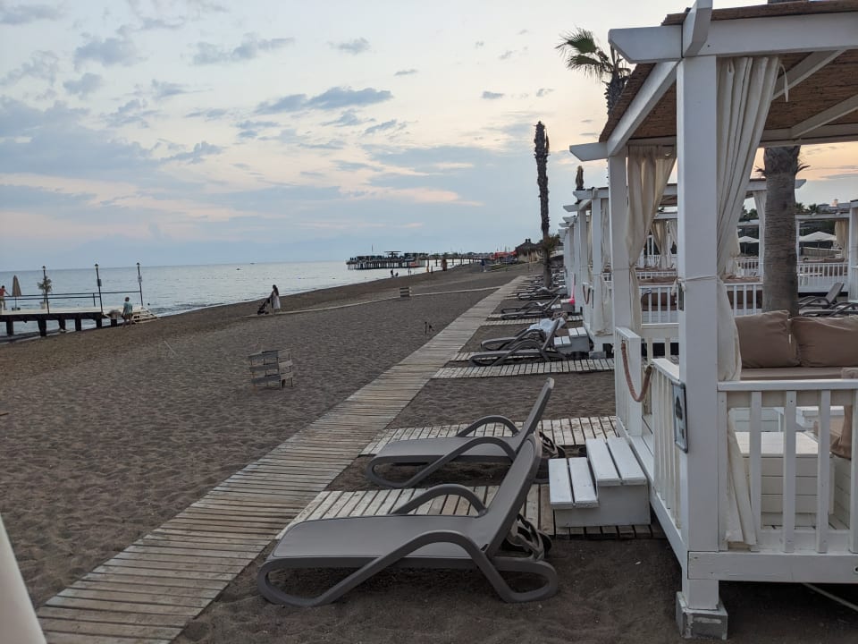 Strand Adora Hotel & Resort