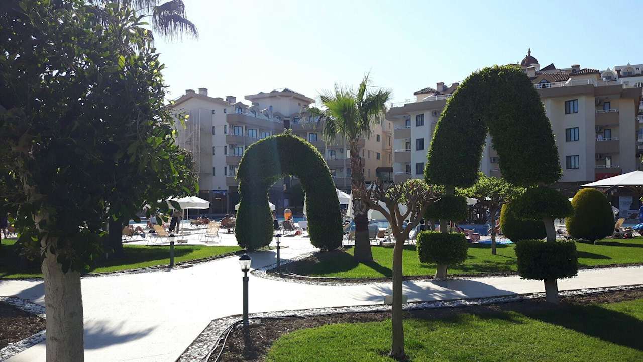 Garten Grand Seker Hotel