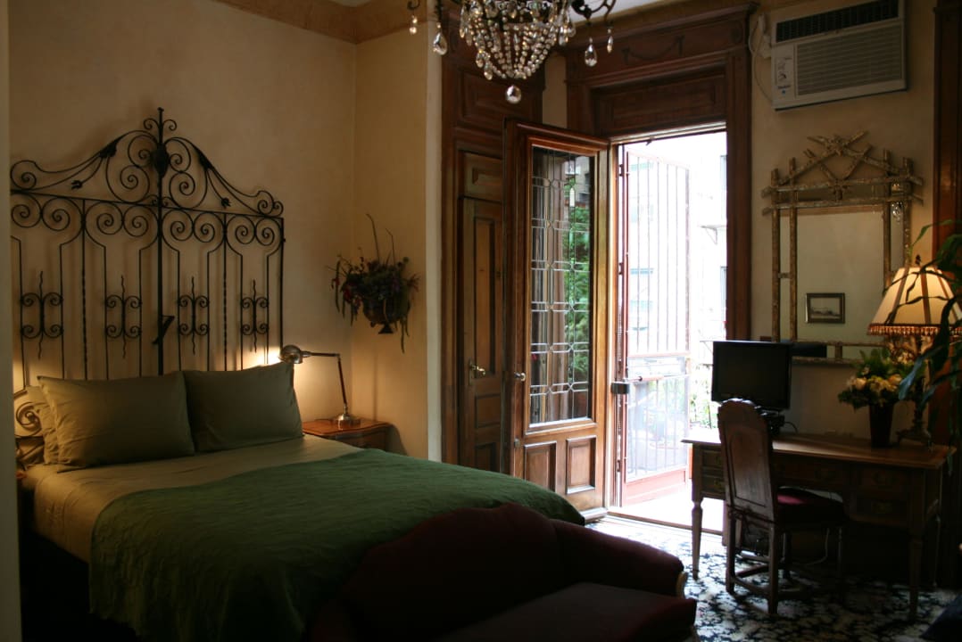 Opera Suite Bedroom Inn New York City