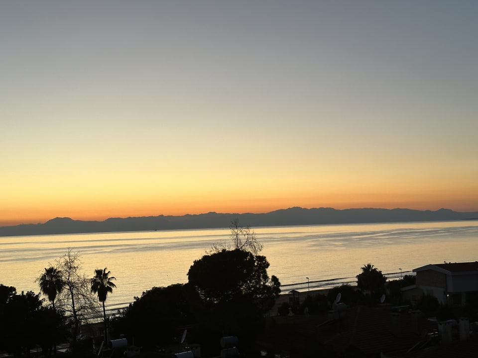 Ausblick Acanthus Cennet Barut Collection