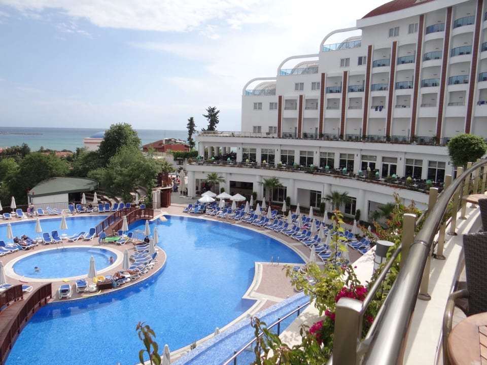 WIDOK NA BASEN Side Prenses Resort & Spa