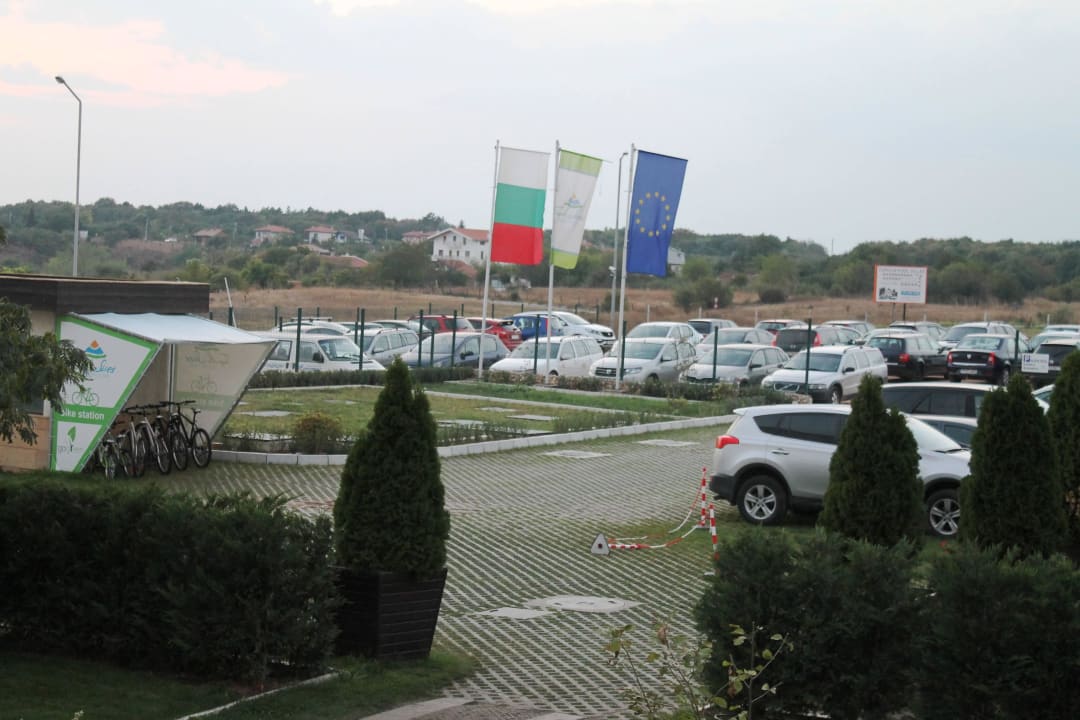 Parking dla klientów hotelu Hotel Topola Skies Resort & Aquapark