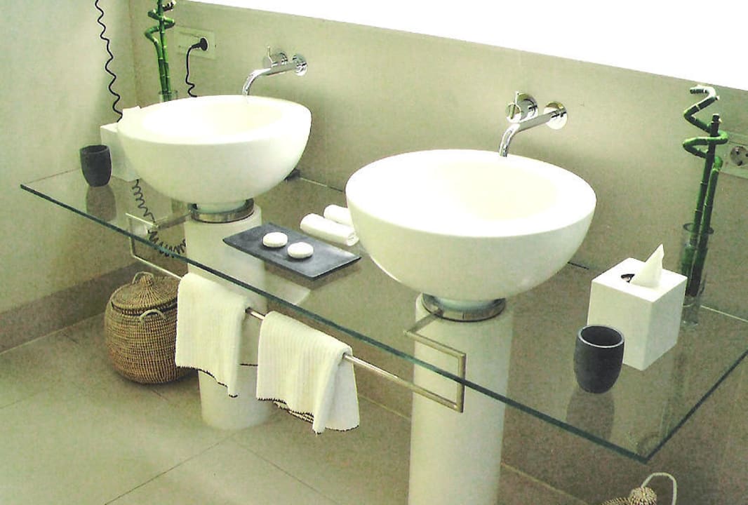 Badezimmerdetails im Side SIDE Design Hotel Hamburg