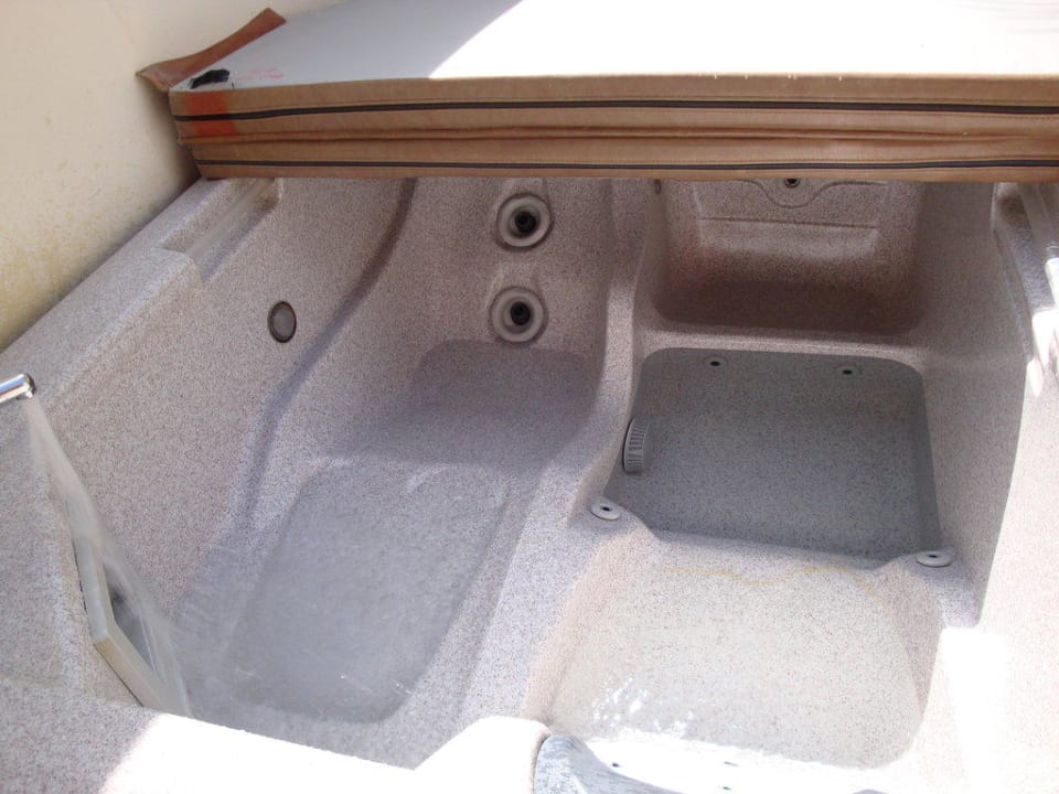 Jacuzzi der 100er Villen Meeru Maldives Resort Island