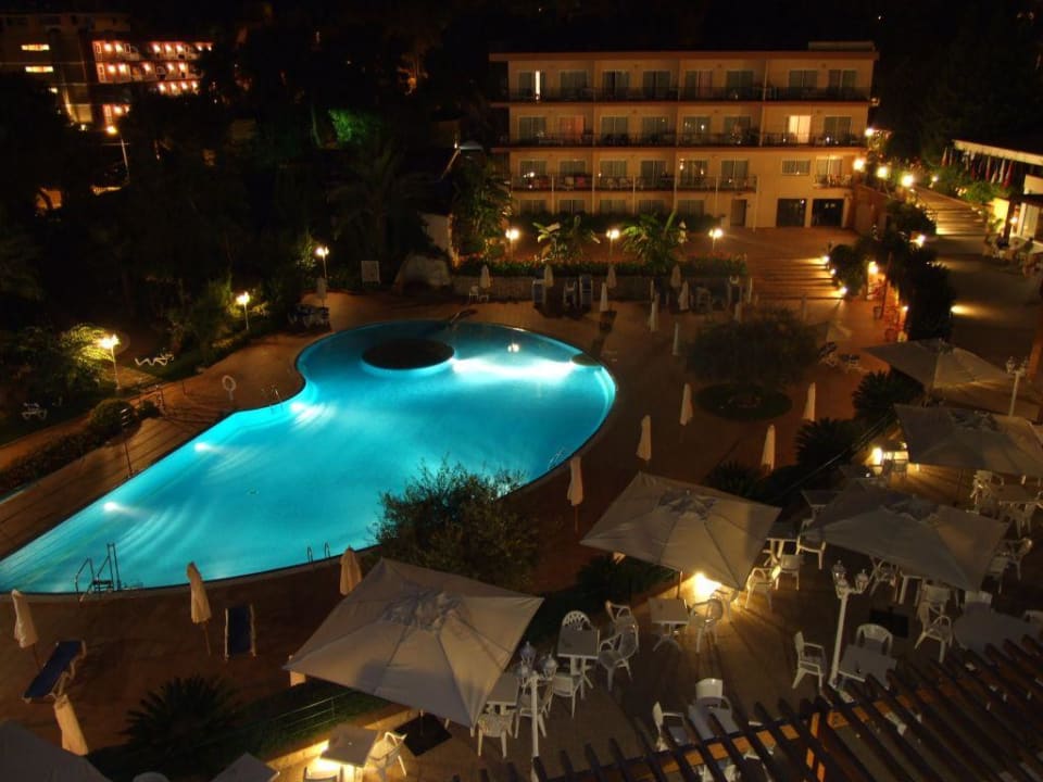 Nachtaufnahme Pool Valentin Grand Park Suite Hotel
