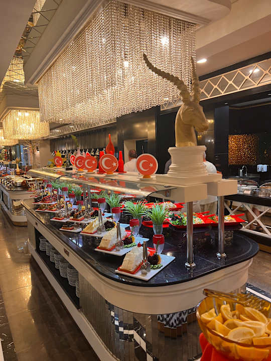 Gastro Side Royal Palace Hotel & Spa