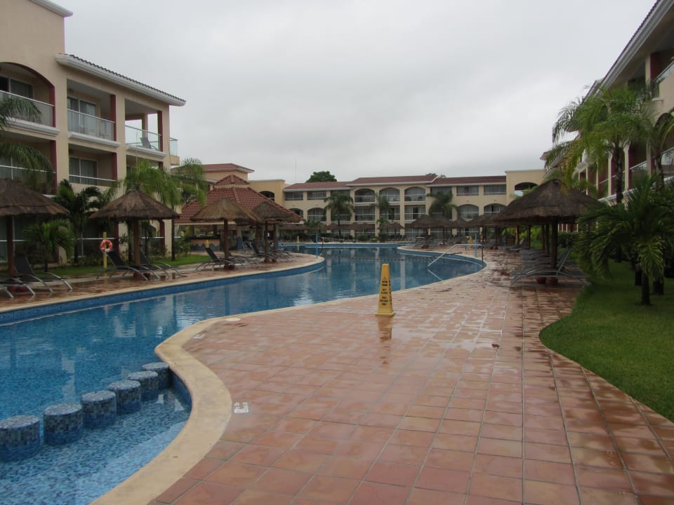 Pool Sandos Playacar Beach Resort