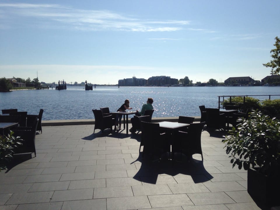 Terrasse ATLANTIC Hotel Wilhelmshaven