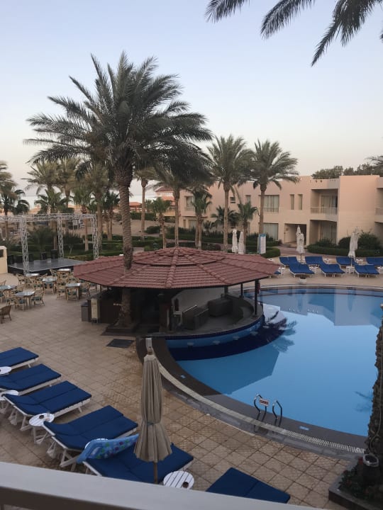 Pool Sea Star Beau Rivage