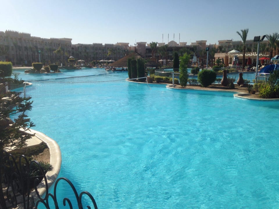 Pool mit Swim-up Bar Pickalbatros Palace Resort