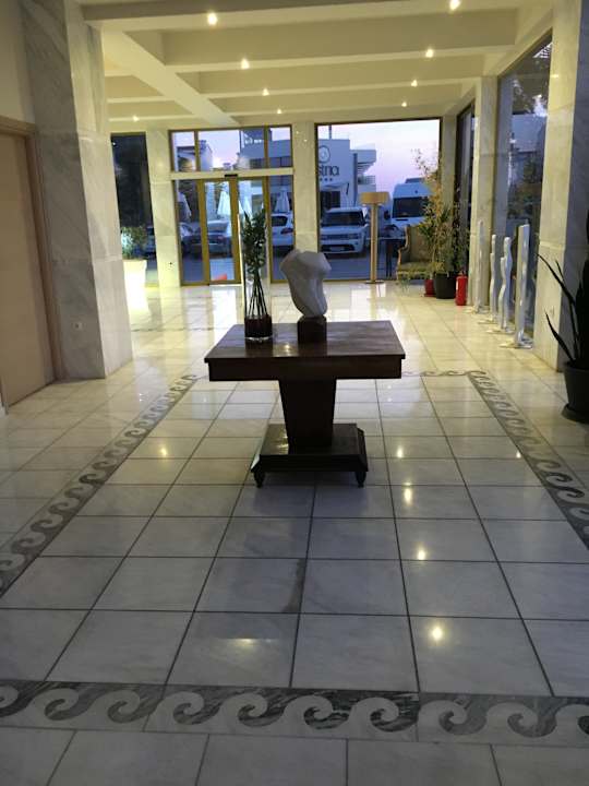 Lobby Hanioti Melathron Hotel
