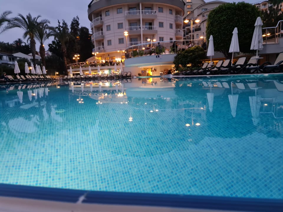 Pool Side Sun Hotel