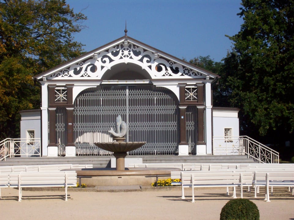 "Konzerthalle" im Kurpark Residenz Seestern