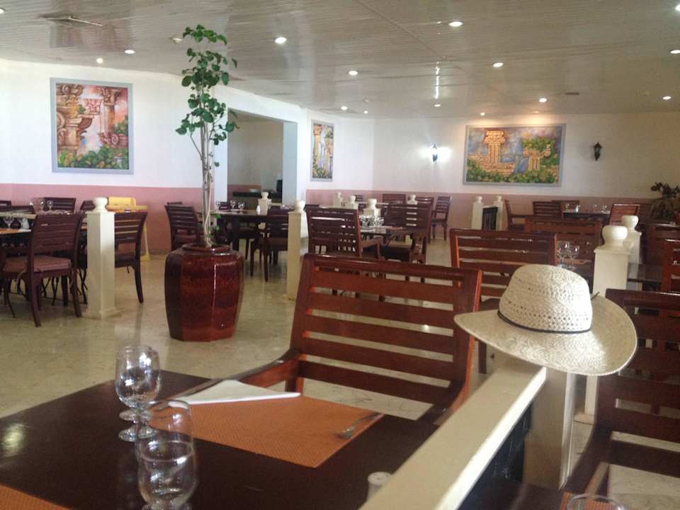 Sehr abgewohnt, maximal 2 Sterne Sirenis Tropical Varadero