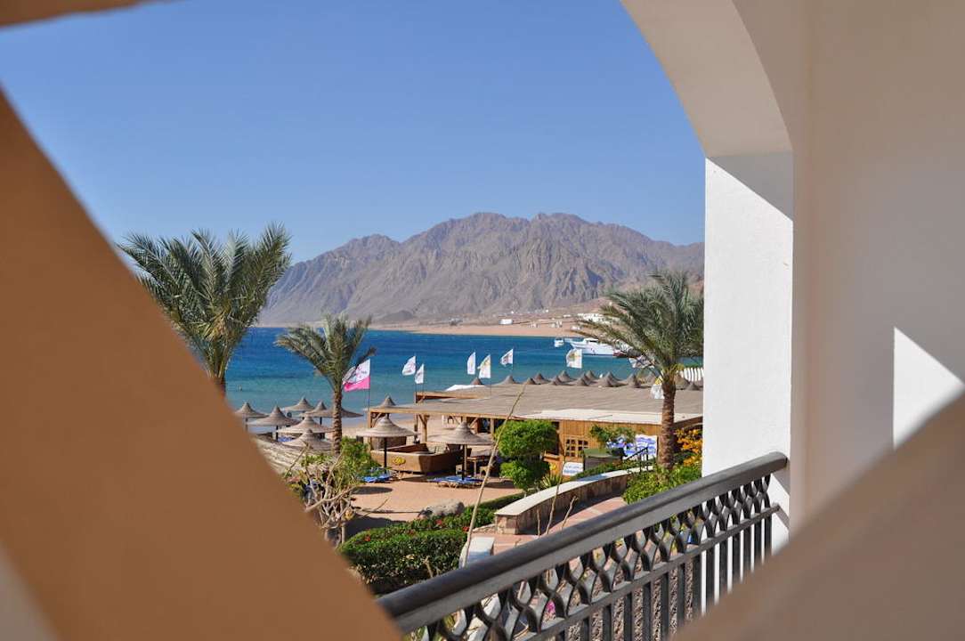 Blick vom Balkon Richtung Strand JAZ Dahabeya