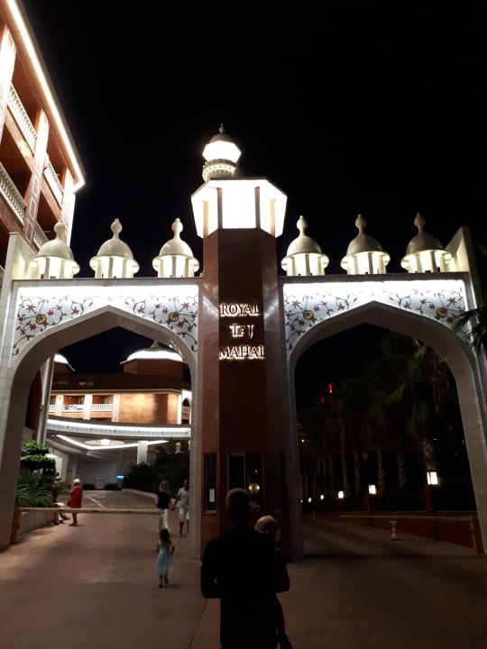 Außenansicht Royal Taj Mahal Hotel