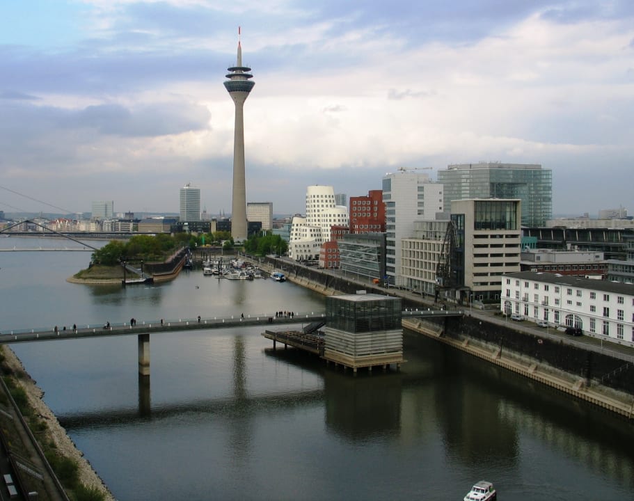 Ausblick Hotel Courtyard by Marriott Düsseldorf Hafen