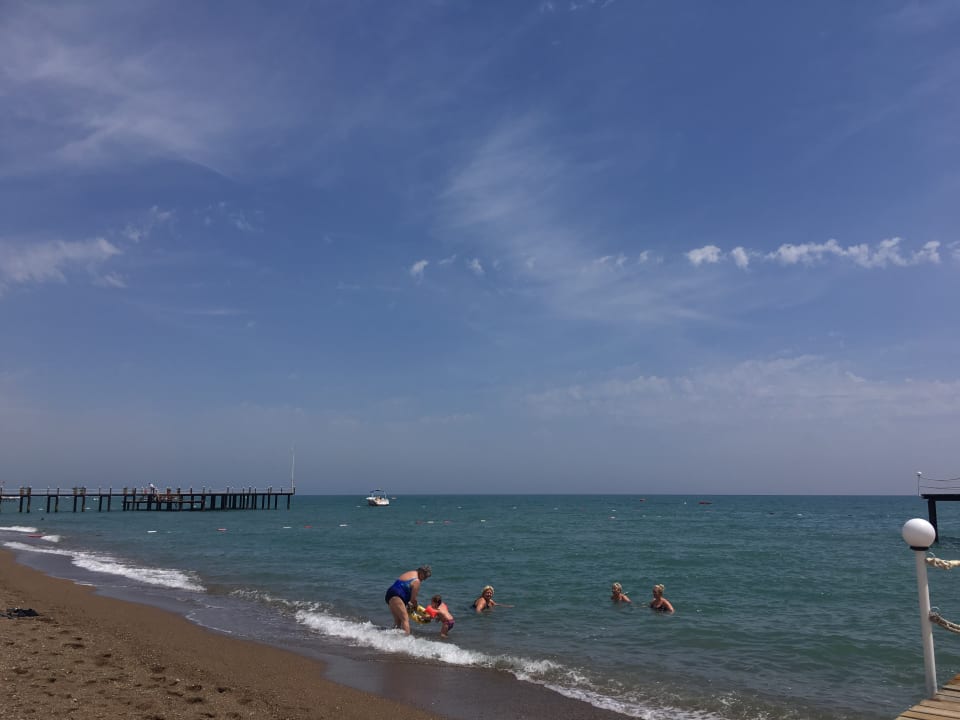 Strand Royal Wings Hotel