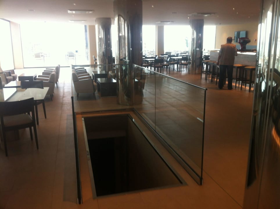 Die Treppe zum Hotelkeller (für Fahrräder etc.) Hotel Edén Palma Playa - Adults Only