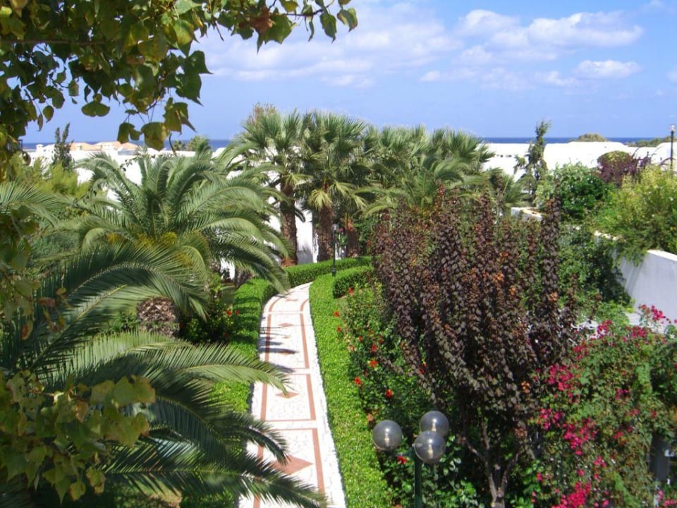 Gartenanlage Annabelle Beach Resort
