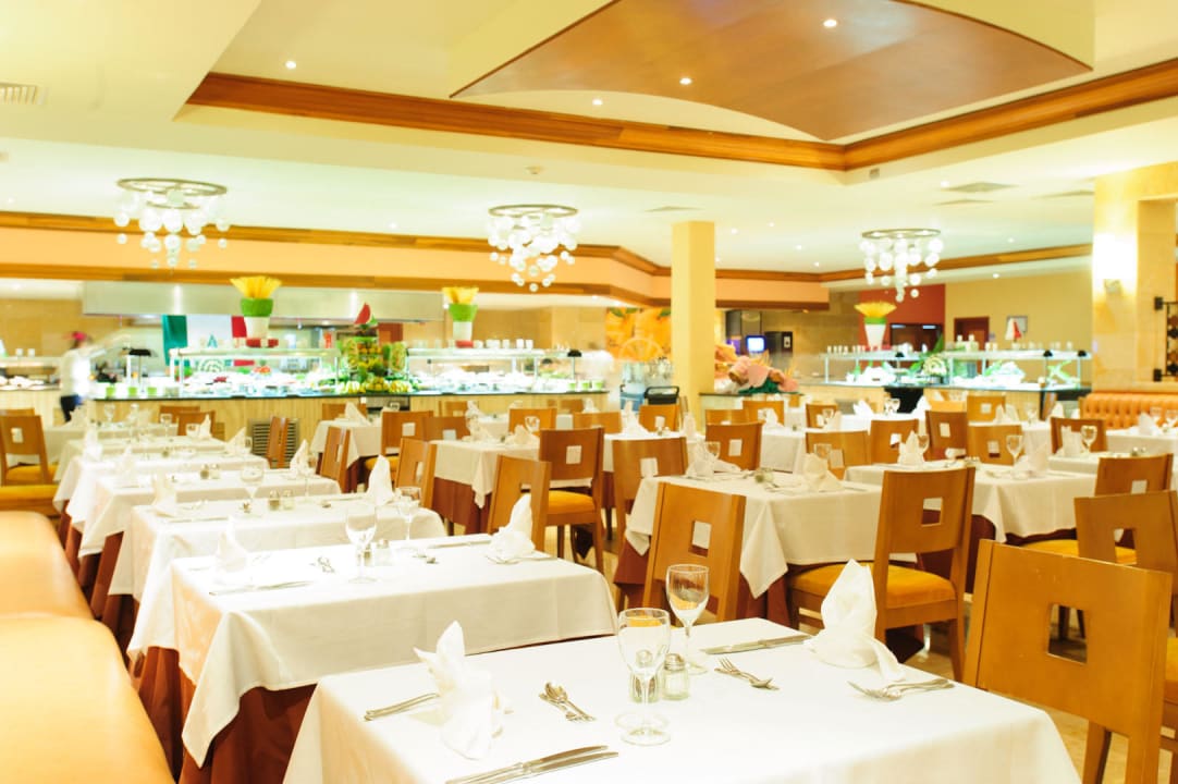 Buffet Grand Riviera Princess All Suites & Spa Resort