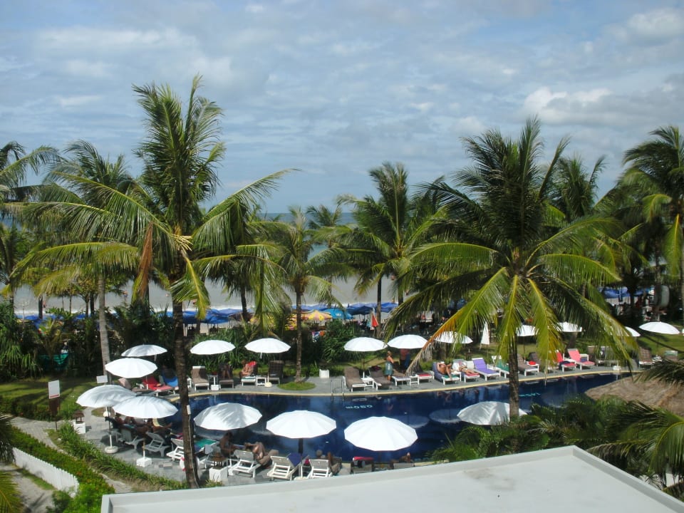 Poolblick vom Balkon Zimmer 4302 Sunprime Kamala Beach