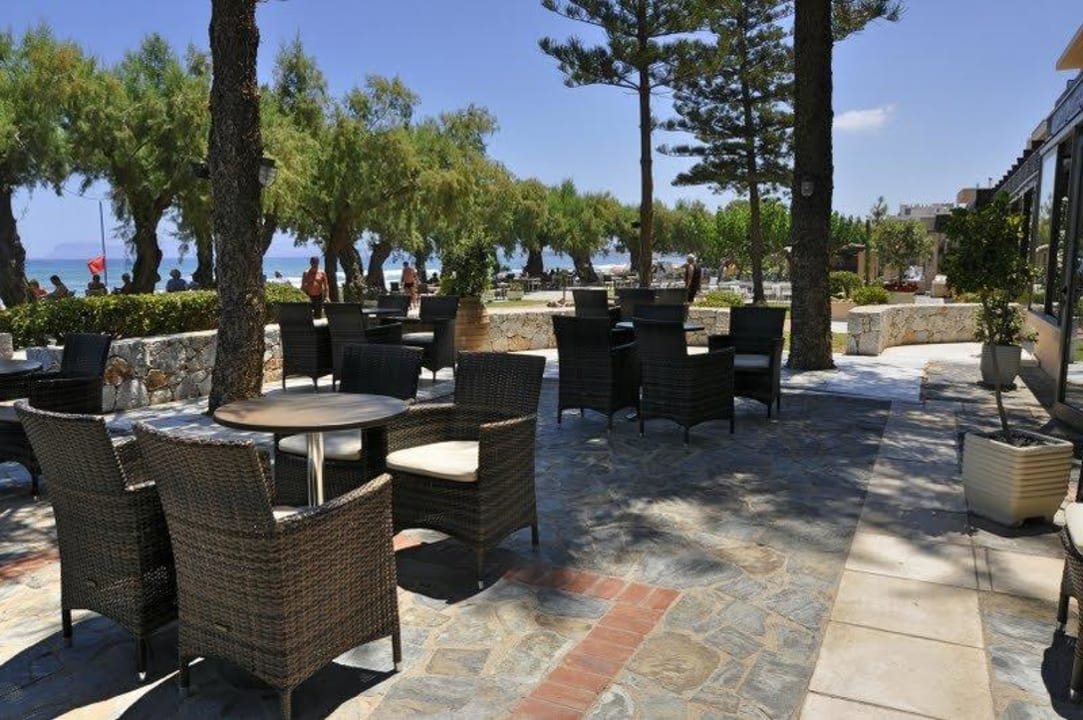 Jeden z barów Giannoulis Santa Marina Beach