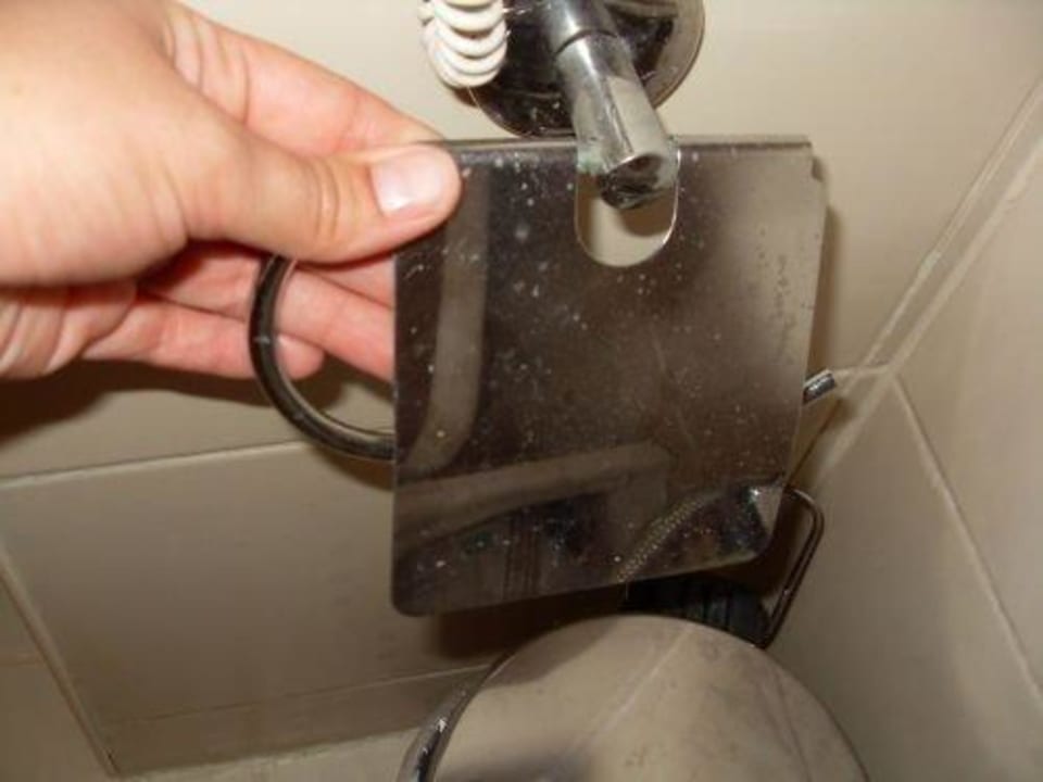 Verpinkelter Klorollenhalter Belek Beach Resort Hotel