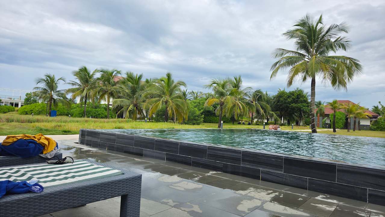 Pool ROBINSON NAM HOI AN