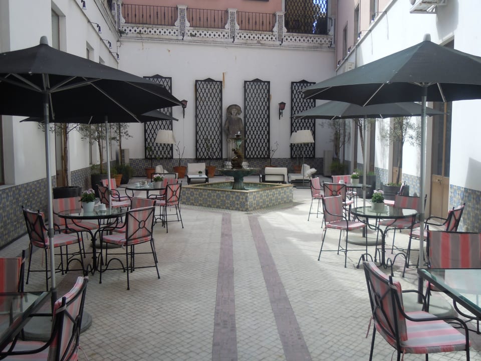 Im Aussenbereich Hotel Infante de Sagres