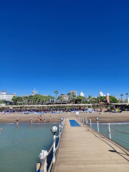 Strand Saturn Palace Resort Hotel