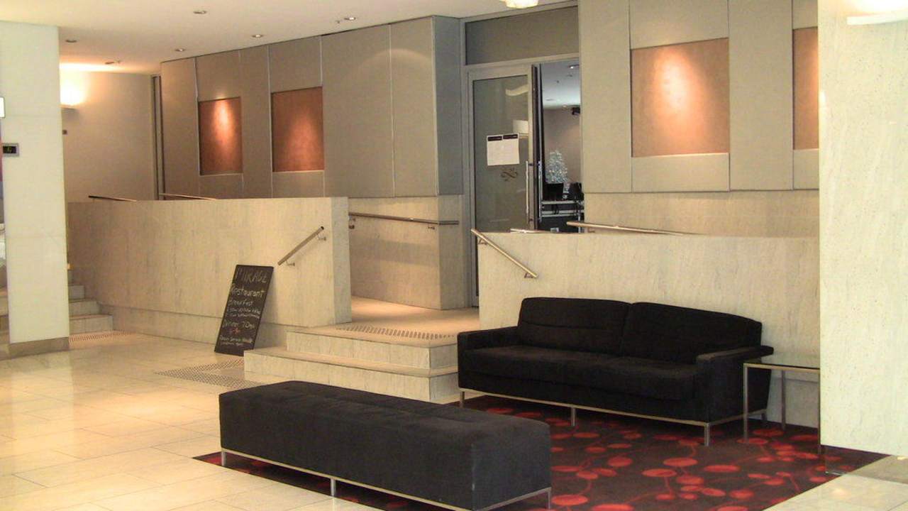 Eingangshalle Hotel Oaks Embassy
