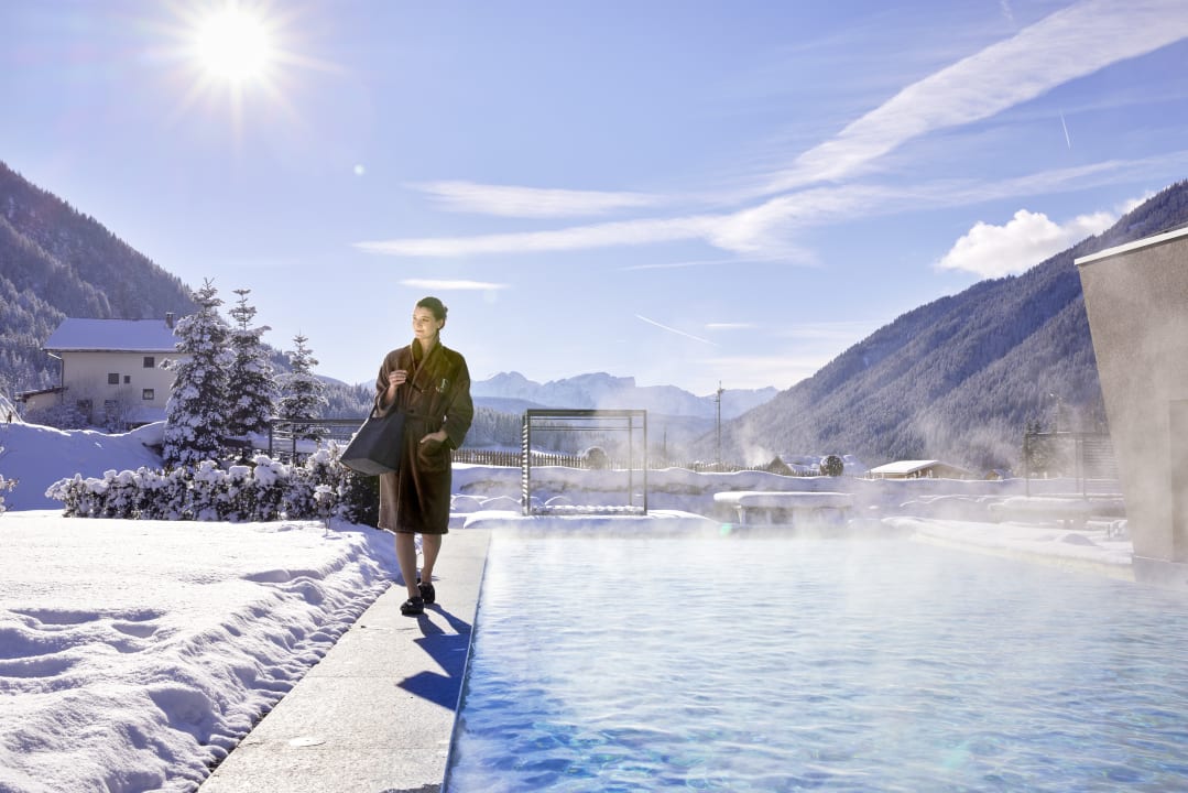 Pool FONTIS luxury spa lodge