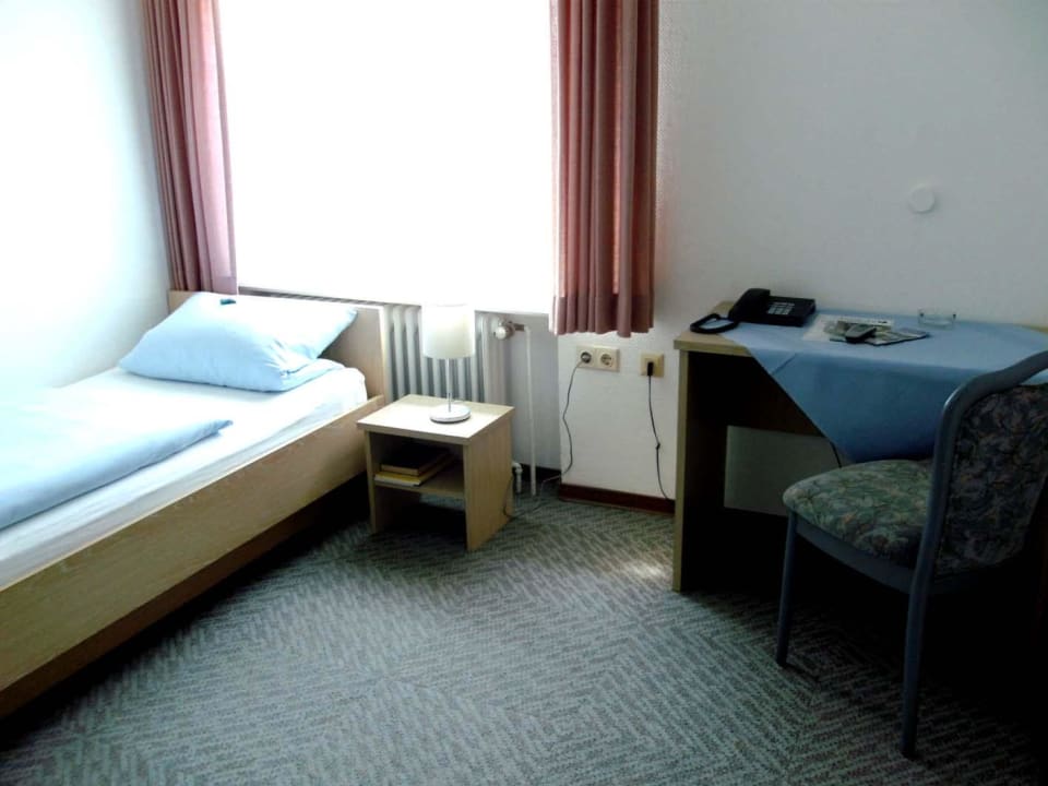 Einzelzimmer Beispiel Hotel Auerhahn