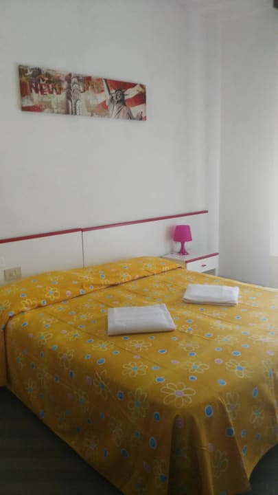 Camera matrimoniale Hotel Serenella