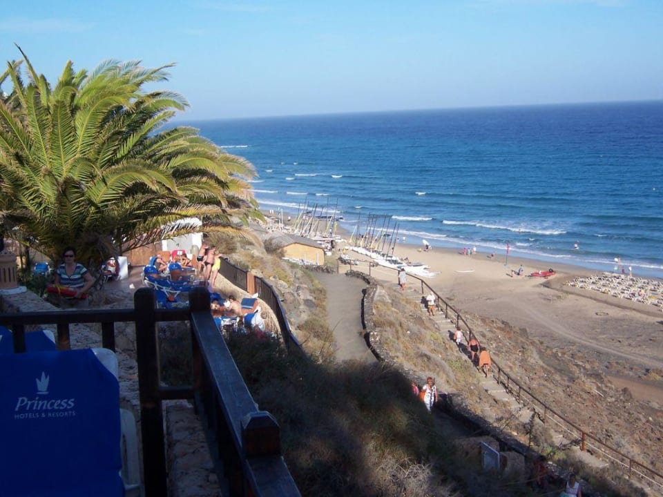 Ausblick vom Pool zum Strand Club Jandia Princess