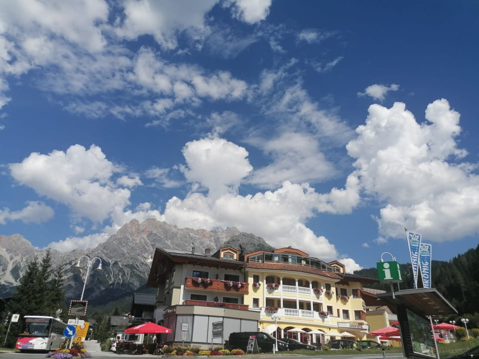 Außenansicht Hotel & SPA Urslauerhof