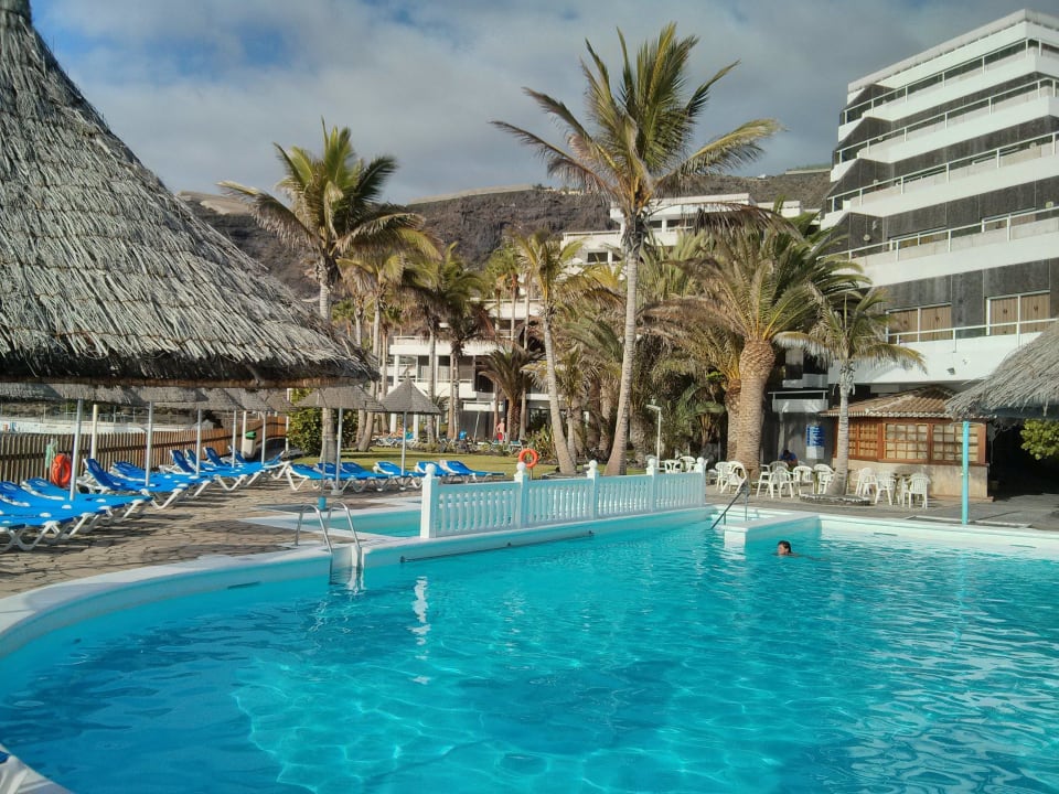 Pool an der Steilküste Melia La Palma Hotel