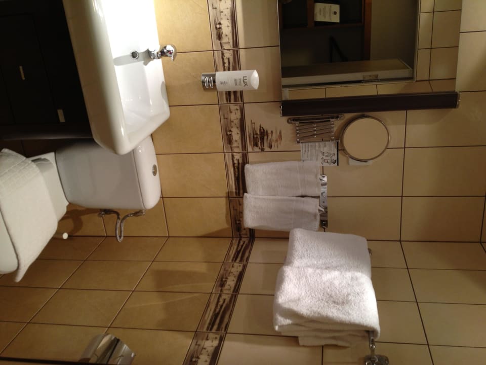 Sehr kleines Bad Best Western Hotel Plaza