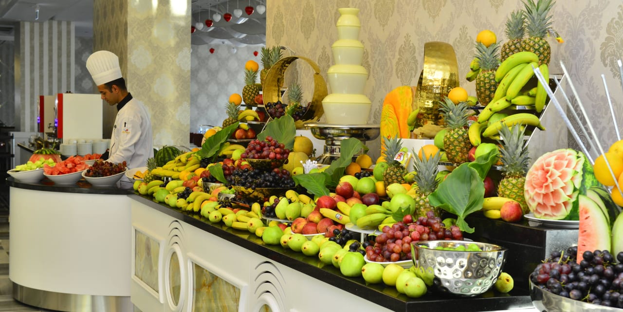 Main restaurant Azura Deluxe Resort & Spa Hotel