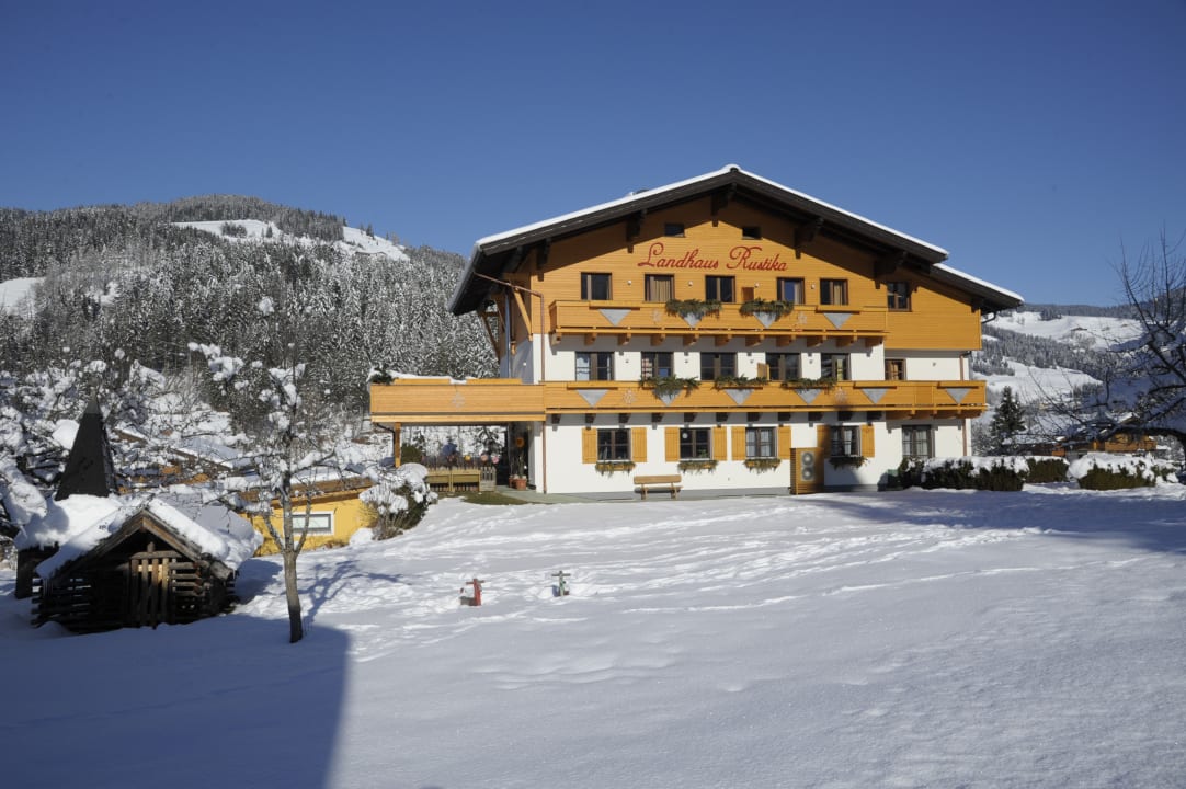 Außenansicht Landhaus Rustika