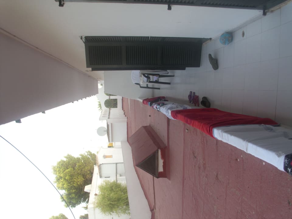 Küchenabzug direkt beim Balkon Gavimar Ariel Chico Club & Resort